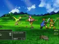 Combate en un campo verde, un dinosaurio y un pájaro contra dos guerreros. Un **golden sun remake** con estilo retro.