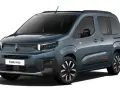 Niebieski E-Berlingo z nowoczesnym przodem i czarnymi felgami. Idealny do rodzinnych podróży.