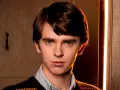 Freddie Highmore w serialu "The Good Doctor". Jego role w filmach i serialach to prawdziwe perełki.