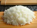 Ile ryżu na rolkę sushi? Precyzyjny przepis i proporcje
