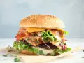 Marynowanie wołowiny na burgery: błąd czy sekret smaku?