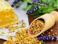 Miele, polline e lavanda, ingredienti naturali per scoprire i propoli benefici.