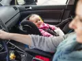 Dziecko na przednim siedzeniu: 150 cm to klucz! Przepisy i fakty
