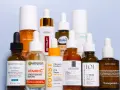 Vielfältige Vitamin C Seren für strahlende Haut. Die Wirkung von Vitamin C Serum ist bekannt für Aufhellung und Schutz.