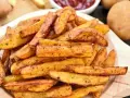 Ile piec mrożone frytki w piekarniku, aby były idealnie chrupiące?