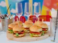 Gdzie kupić mini bułki do burgerów? Sklepy, online, przepis!
