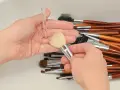 Jak myć pędzle do makijażu? Poradnik krok po kroku