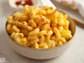 Mac and cheese: Jak zrobić aksamitny sos serowy bez wpadek?