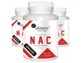 Trzy białe opakowania suplementu diety Aliness NAC (N-Acetyl-L-Cysteina) 500 mg, zawierające cysteinę.