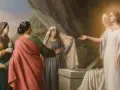 Anioł oznajmia kobietom zmartwychwstanie Jezusa przy pustym grobie.
