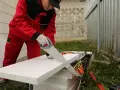 Jak kłaść styropian na krzywe ściany, aby uniknąć błędów i strat