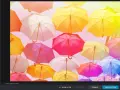 Un ciel rempli de parapluies colorés, comme dans un rêve Pxlr. L'interface d'édition montre des options pour ajouter des éléments et ajuster la transparence.