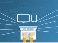 Ein Software-Programmierer arbeitet an verschiedenen Technologien wie HTML5, CSS3, JavaScript, Vue.js, PHP, Ruby, Python und Java.