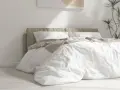 Jak pościelić łóżko jak z hotelu? Poradnik krok po kroku.