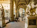 Statue di Firenze: il Perseo di Cellini e il Ratto delle Sabine, tra le cose particolari da vedere.