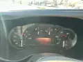 Deska rozdzielcza Iveco z licznikiem kilometrów 405902 km. Wskaźniki pokazują niską prędkość i temperaturę.