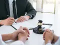Czy na rozprawie rozwodowej trzeba być osobiście? Uniknij nieprzyjemności