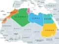 Mapa polityczna północnej Afryki. Maroko leży na kontynencie afrykańskim, na zachód od Algierii.