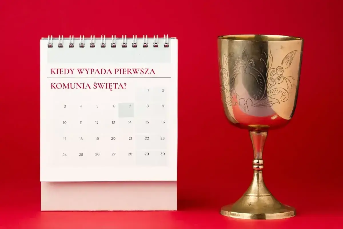 Kalendarz z pytaniem "Kiedy wypada pierwsza komunia święta?" obok kielicha.