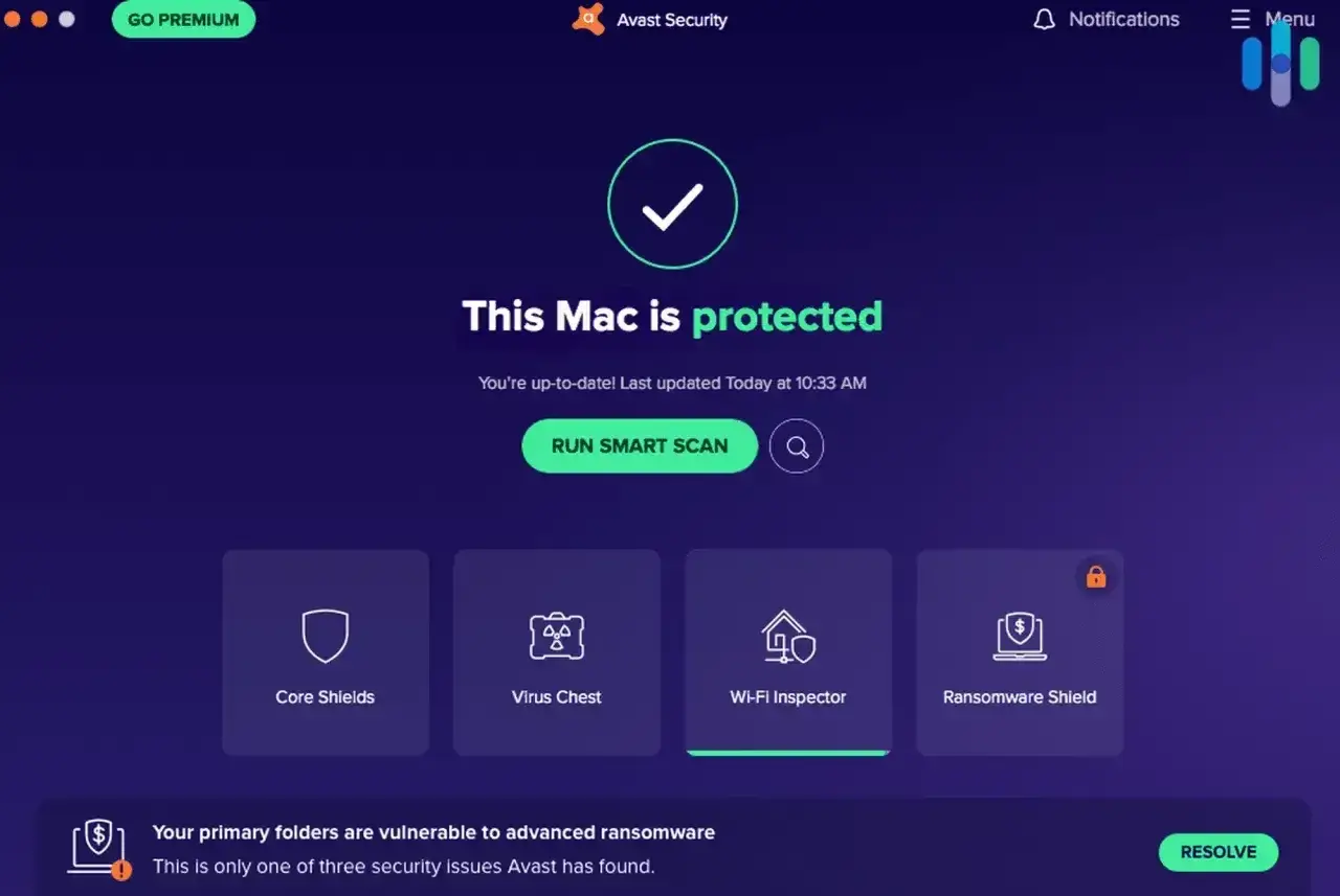 Interfejs Avast Security informuje, że Mac jest chroniony. Kliknij "RUN SMART SCAN", aby dowiedzieć się, jak przeskanować komputer i rozwiązać problemy z bezpieczeństwem.
