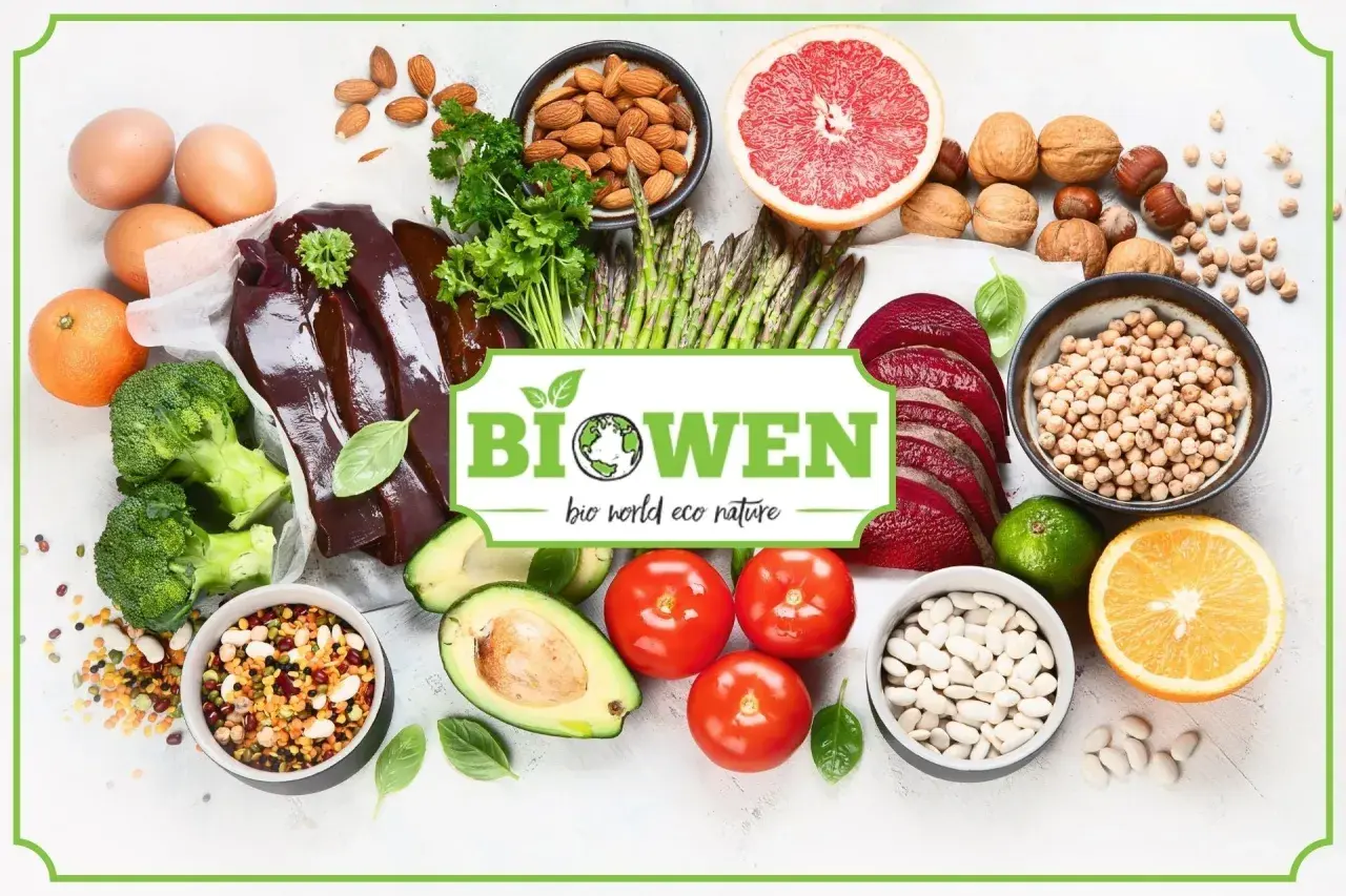 Wątróbka, jajka, orzechy, warzywa i owoce – bogactwo naturalnych witamin z grupy B dla zdrowia.