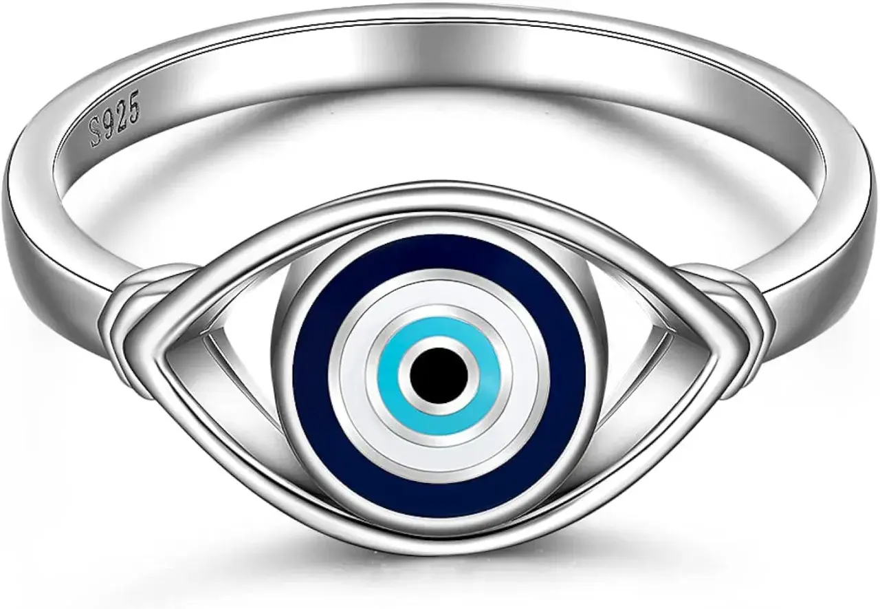 Anillo de plata S925 con diseño de ojo turco. La circonita, con su significado espiritual, protege contra el mal de ojo.