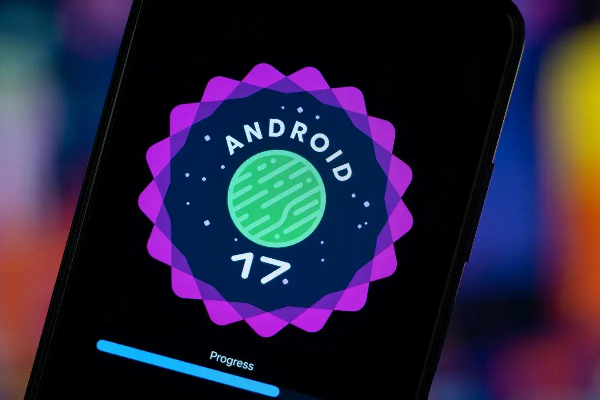 Logo Android 17 na ekranie telefonu, zapowiadające nowe wersje androida. Postęp aktualizacji w toku.