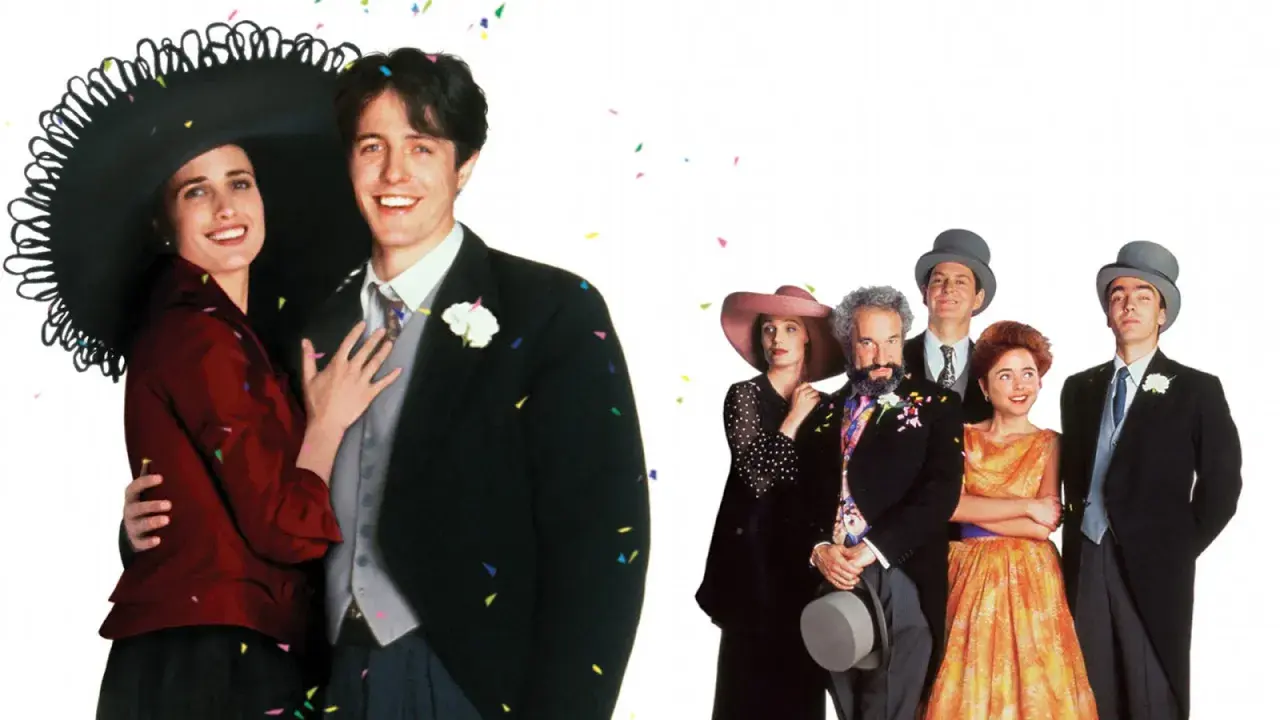 Para cztery wesela i pogrzeb: Hugh Grant i Andie MacDowell w otoczeniu przyjaciół, w tle konfetti.