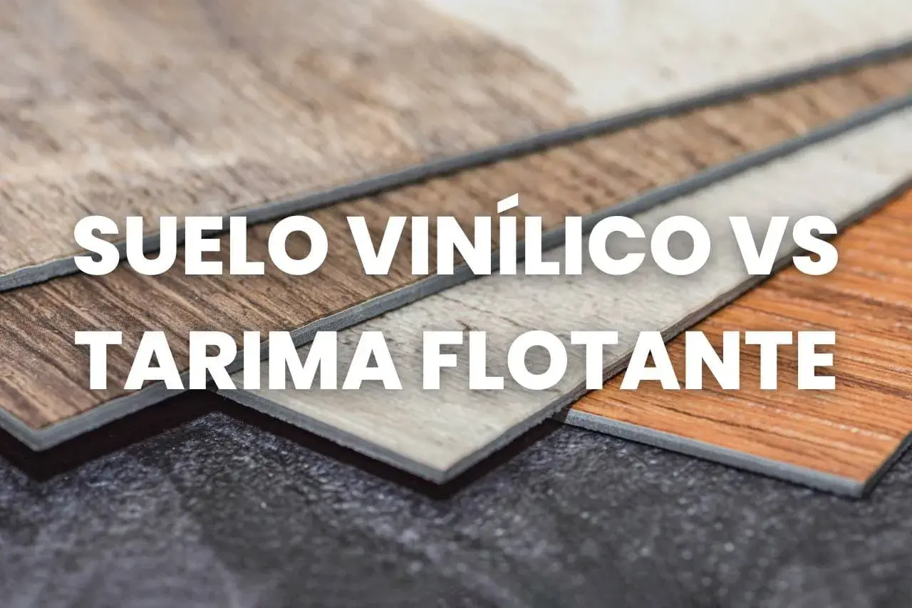 Muestras de tarima flotante o suelo vinílico con diferentes acabados de madera.