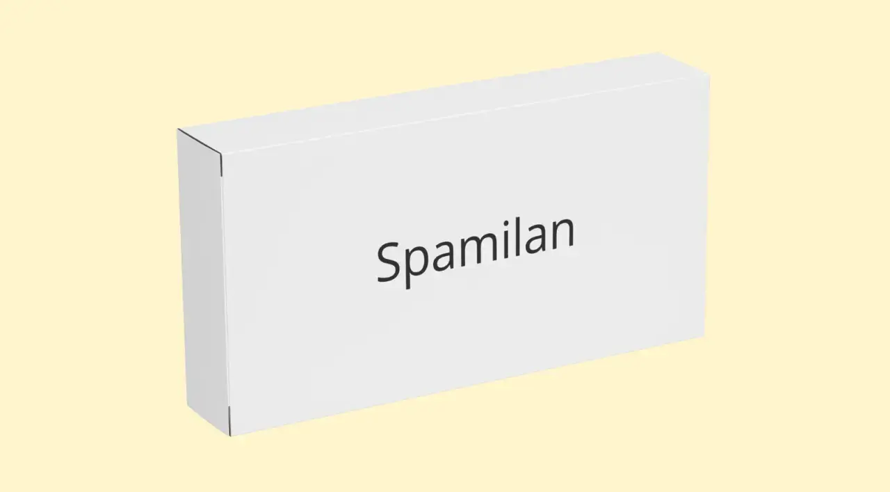 Białe pudełko z napisem Spamilan na jasnym tle.