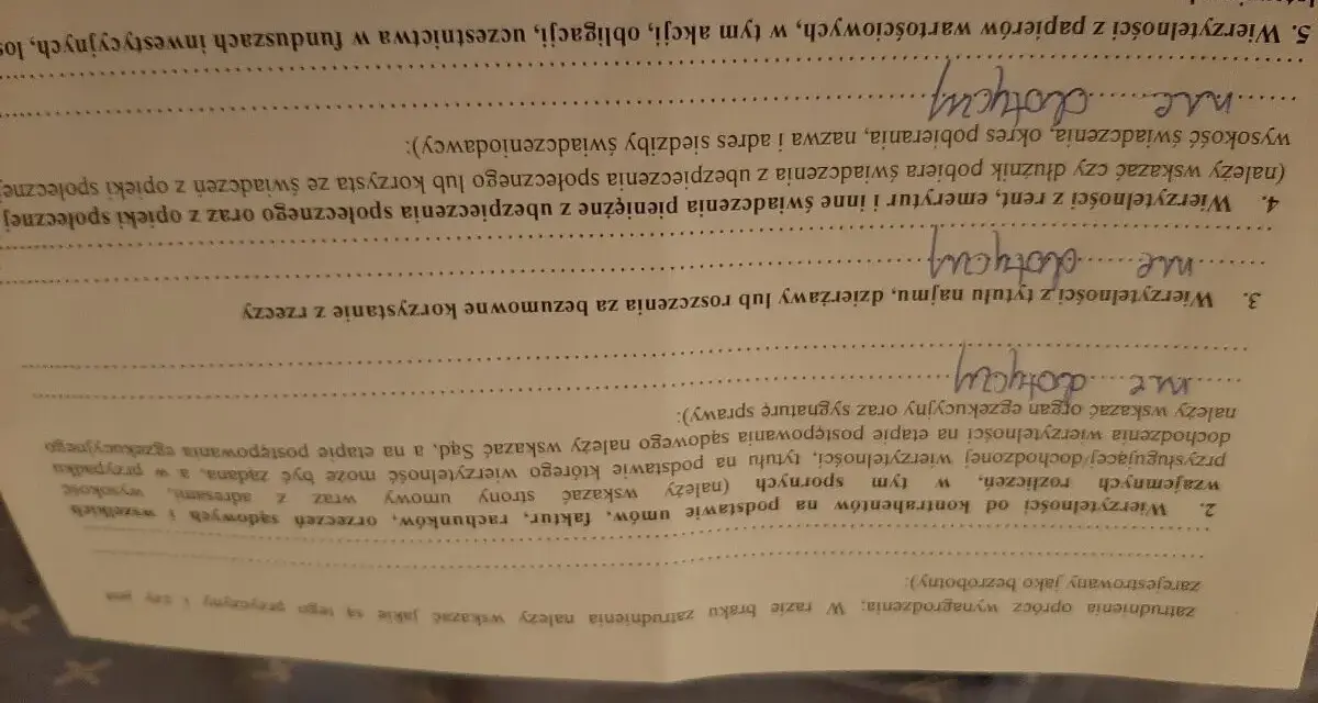 Oświadczenie do komornika o braku majątku. Wpisano "nie dotyczy" przy pytaniach o wierzytelności.