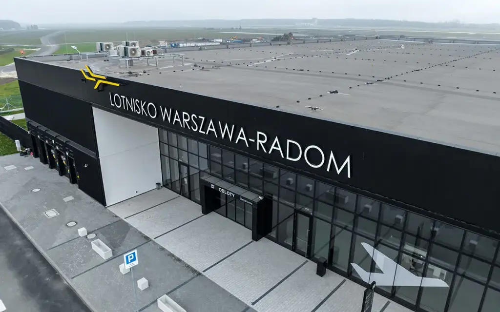 Radom (RDO): Gdzie polecisz? Loty regularne, czartery i nowości