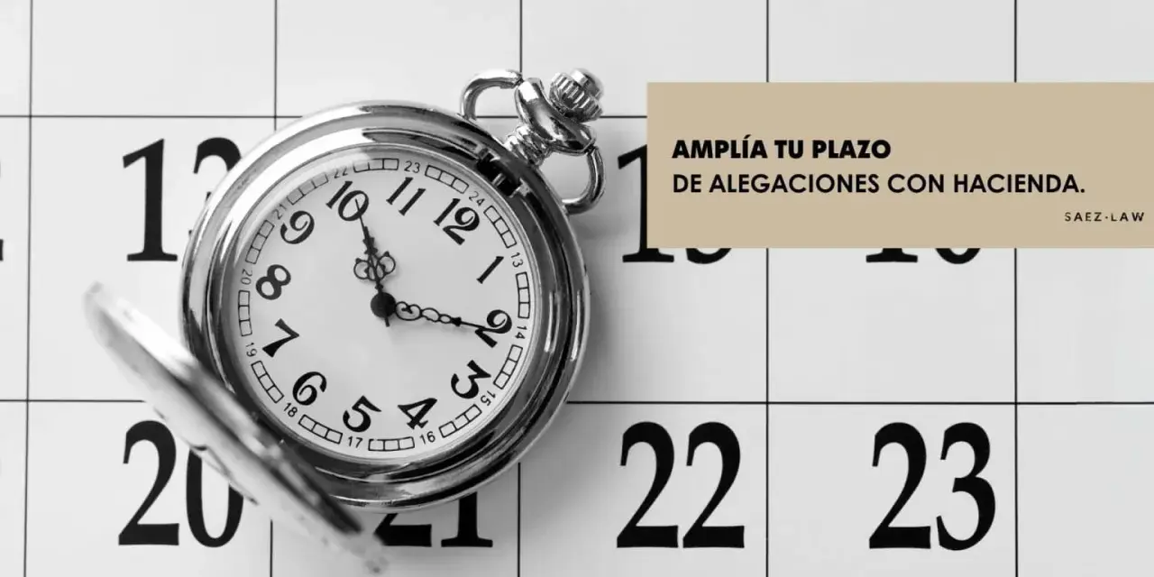 Reloj de bolsillo sobre calendario. ¿En cuántos plazos se puede pagar a Hacienda? Amplía tu plazo de alegaciones.