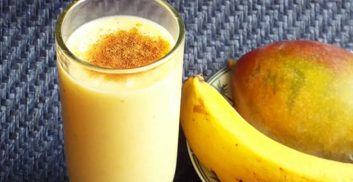 Pyszny koktajl z mango i banana – łatwy przepis na orzeźwienie