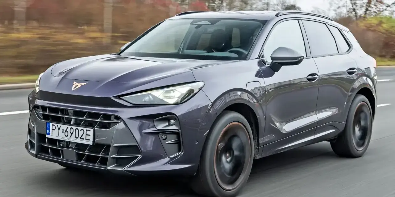 Nowy Cupra Terramar w ruchu. Sprawdź aktualną cupra terramar cena i dostępne wersje.