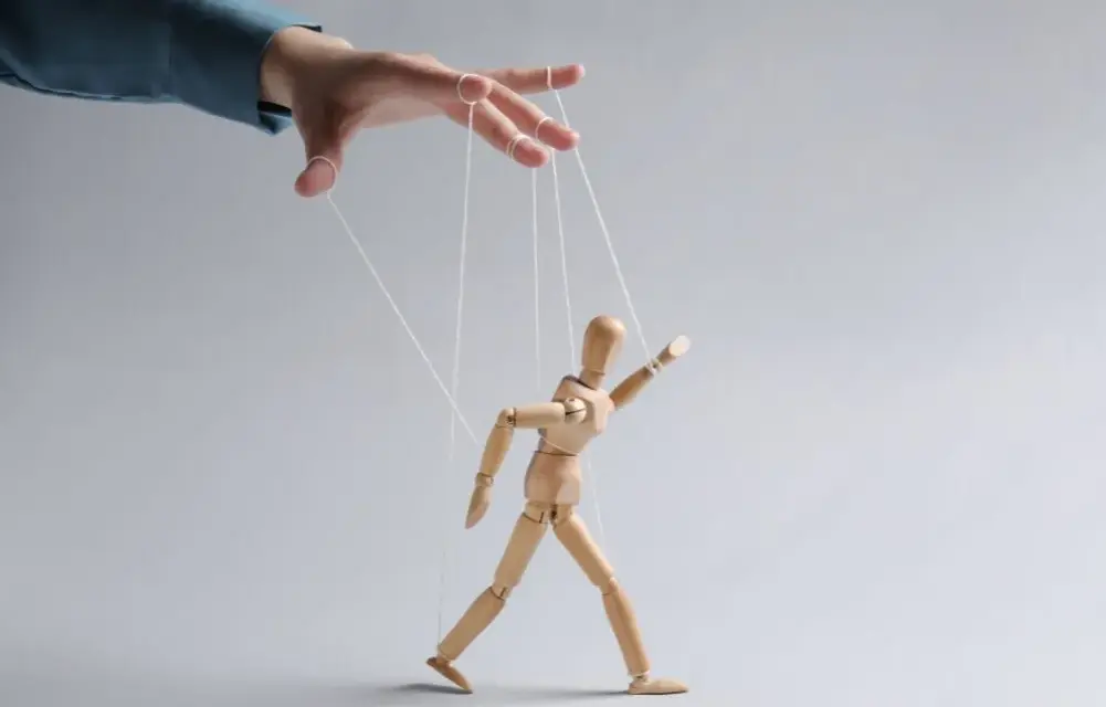 Dyssocjalna osobowość: Jak stawiać granice i nie dać się manipulować?
