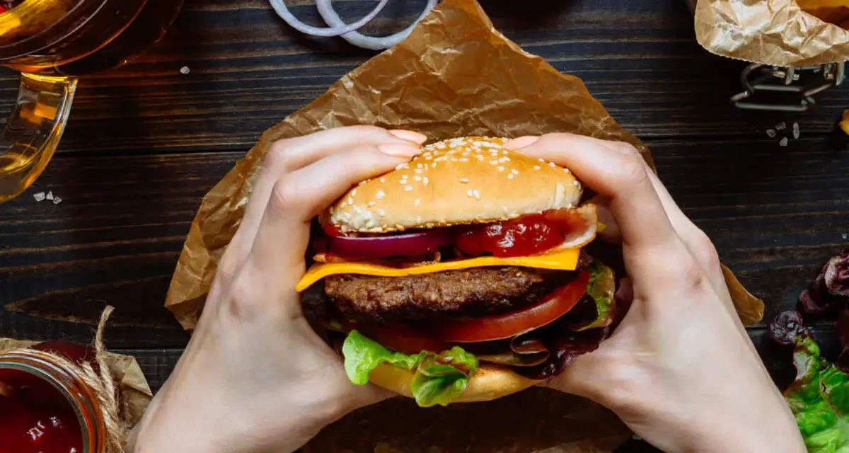 Hamburger: Od niemieckich korzeni do globalnej ikony wszystko, co musisz wiedzieć