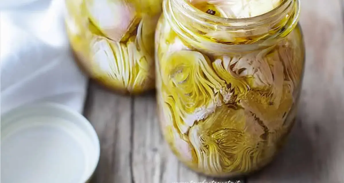 Carciofi sott'olio, una deliziosa ricetta pugliese per conservare il sapore autentico.