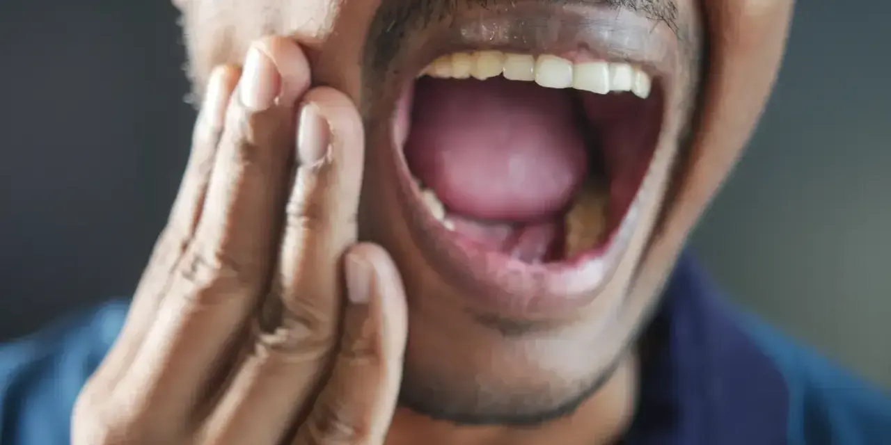 Nagły ból zęba: Szybka ulga w domu i aptece. Kiedy do dentysty?