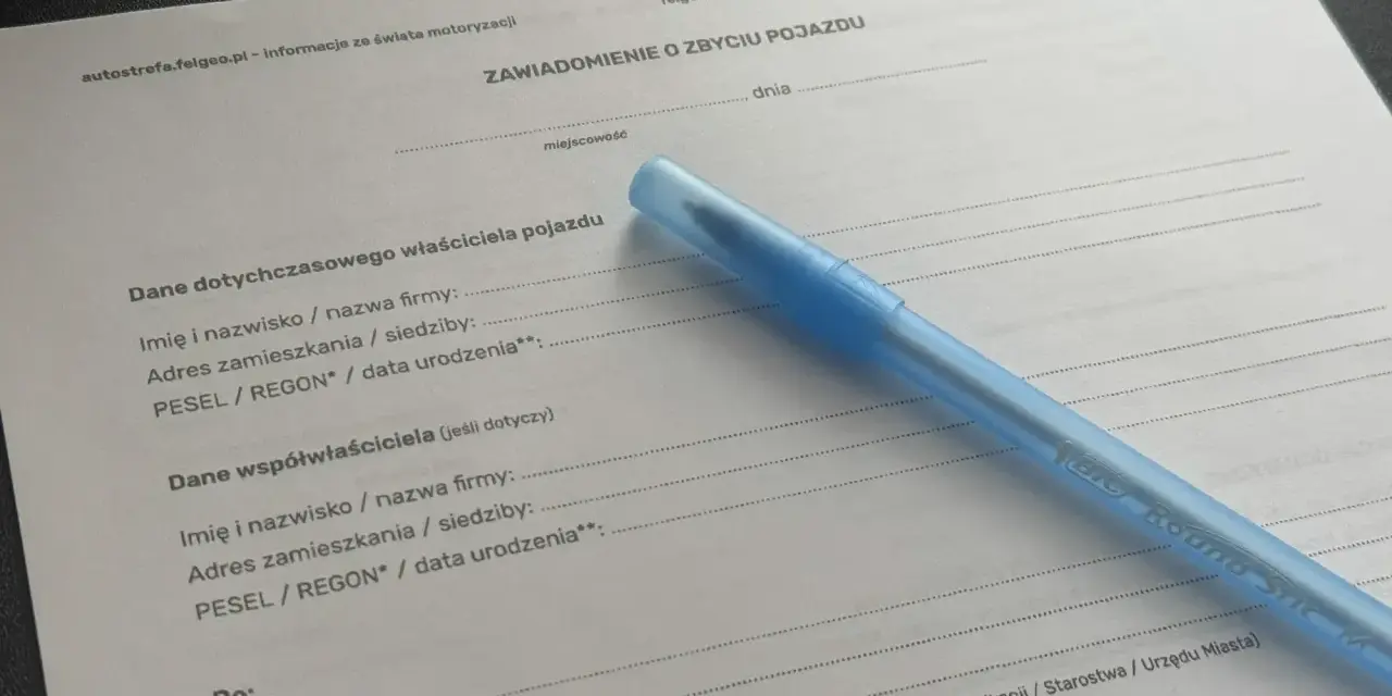 Formularz "Zawiadomienie o zbyciu pojazdu" z polem na dane poprzedniego właściciela i współwłaściciela.