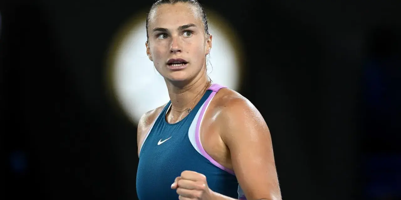 Tenista Aryna Sabalenka, sudorosa y concentrada, lista para la acción. ¿Dónde ver Sabalenka hoy?