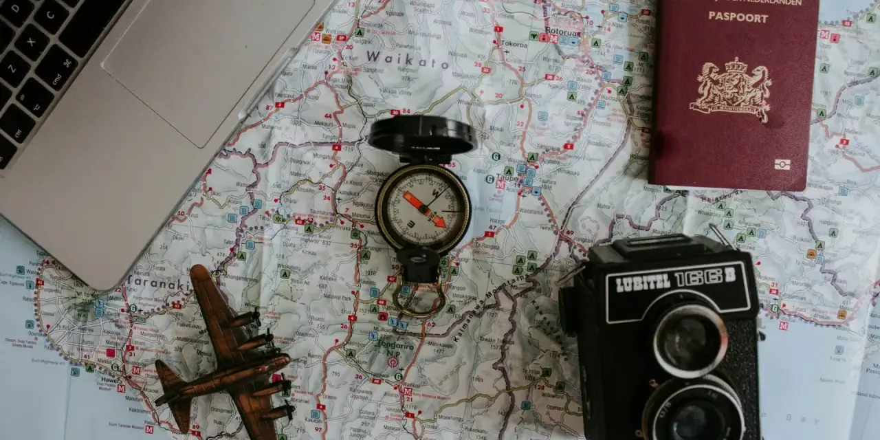 Paszport jest potrzebny do Bułgarii. Planujesz podróż? Mapa, aparat i paszport czekają.