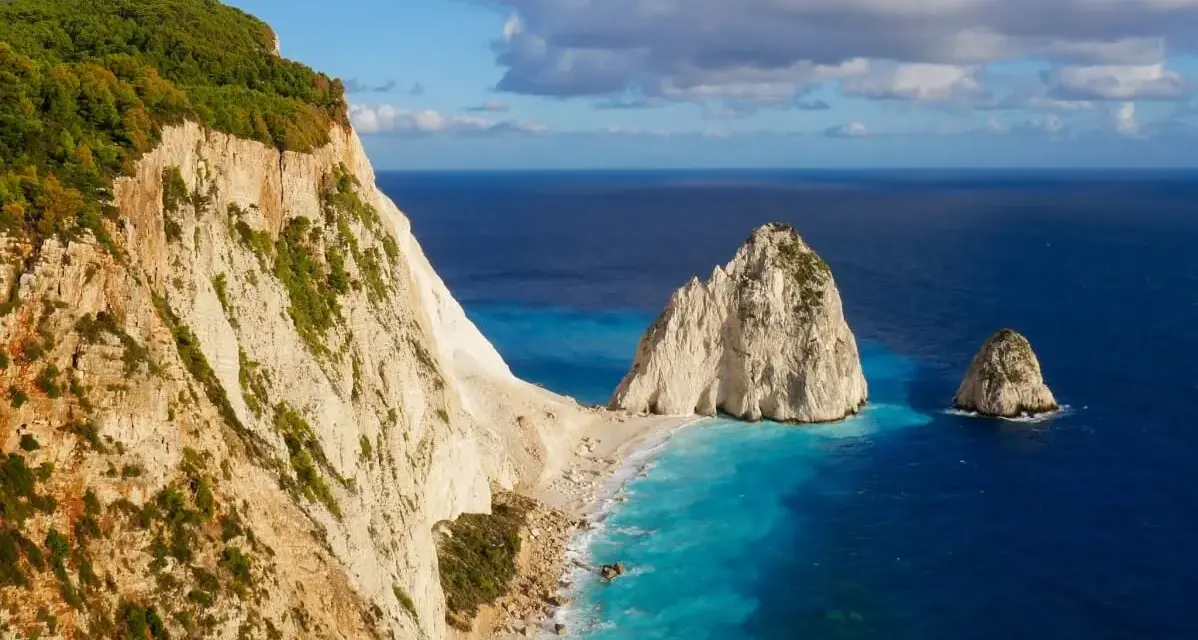 Zakynthos: Co zwiedzić? Pełny przewodnik po rajskich plażach i atrakcjach
