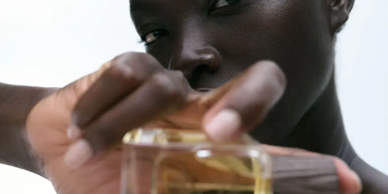 Parfum und Deo: So kombinieren Sie Düfte richtig für langanhaltenden Frische