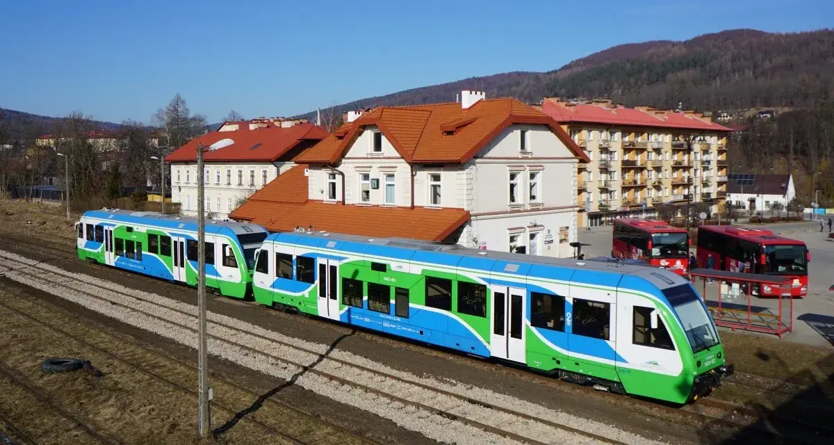 Jak dojechać w Bieszczady pociągiem - sprawdź kluczowe połączenia