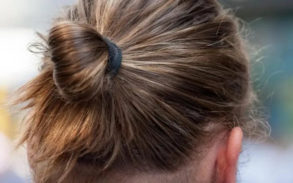 Männer mit langen Haaren: Stil, Pflege und die besten Trends