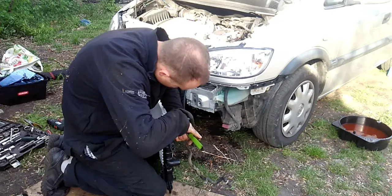 Jak wymienić chłodnicę w oplu zafirze i uniknąć kosztownych napraw