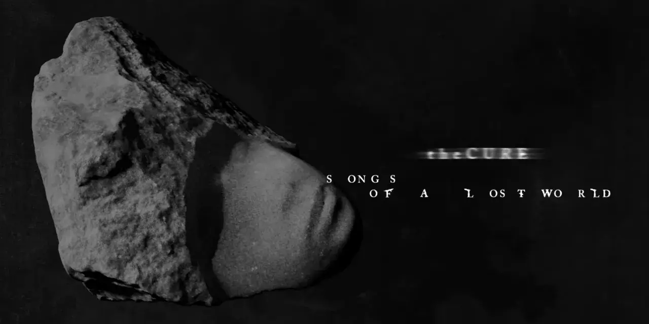 Kamień z wyrytym napisem "Songs of a Lost World" i logo The Cure. Nowa płyta zespołu zapowiada się mrocznie.