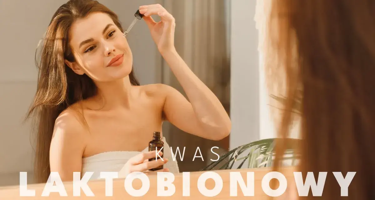 Kobieta aplikuje serum z kwasem laktobionowym, by uzyskać promienny wygląd. Efekty widoczne od razu!