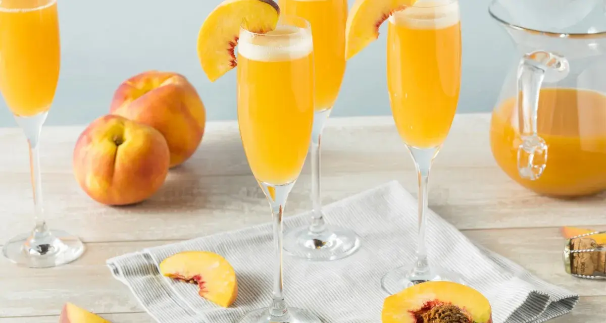 Bellini: przepis na drink idealny. Odkryj sekrety perfekcji!